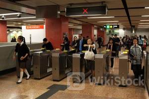 港鐵加價｜港鐵2024加價3.09%觸及「封頂」水平、尚有1.96%加幅延後調整 午後股價升逾2%