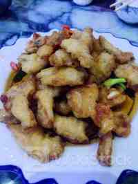 Saham BBRI Stagnan, ASII dan SMGR Memerah di Penutupan Bursa Senin (13/5)