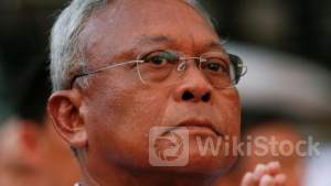 French Political Turmoil Ignites Rush for Havens: Markets Wrap