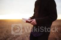 威诚国际控股(08107)拟折让约7.28%配售最多855万股 净筹约5895万港元