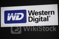 富国银行：西部数据(WDC.US)分拆前有望在分析师日释放积极信号 给予“增持”评级