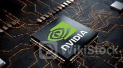 英伟达涨近5%，市值一夜大增万亿元！6月抛售超12亿元，黄仁勋创个人单月最高套现纪录