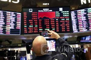 美股成交额前20：特斯拉九连涨 股价创半年新高；苹果股价创历史新高 市值重新登顶美股第一