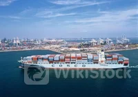 大和：下调中远海控(01919)至“沽售” 目标价降至9.5港元