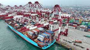 港股异动 | 青岛港(06198)跌近3% 拟发A股收购母企山东港口集团业务 涉资逾94亿元