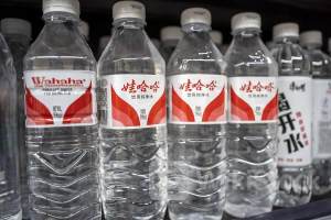 宗馥莉接棒娃哈哈145天：管理层变动频繁，辞任或因上市目标分歧