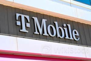 T-Mobile(TMUS.US)投资49亿美元与KKR合资收购光纤互联网服务提供商Metronet