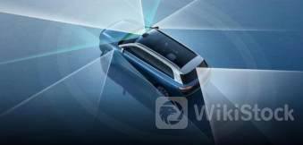 工信部:加快培育新支柱新赛道 聚焦智能网联汽车、新材料等领域发力