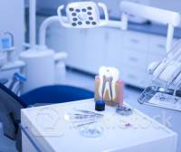 每天加班超三小时！暑期牙科行情正火 但集采后客流增幅不及预期？