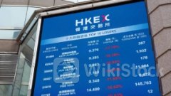 Hang Seng Index Drops for Second Day, Closes 301 Points Lower