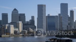 國壽2628｜國壽據報就倫敦金絲雀碼頭辦公樓再融資與銀行談判 避免再陷入債務違約