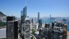 裁員潮｜據報去年200名香港銀行家被裁 人工高成為「詛咒」、薪酬較新加坡同行高40%至70%