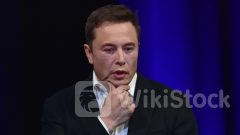TSLA｜馬斯克訪京：「很高興見電動車在中國取得進展」 傳將與內地官員討論推廣全自動駕駛
