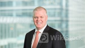 HSBC｜祈耀年：退任CEO決定困難但正確 37年滙豐生涯有何難忘回憶？