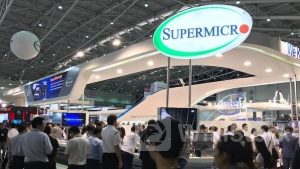 SMCI｜超微電腦上季收入增長2倍惟仍遜預期、盤前跌逾10% AI成長強勁故今年將再次集資