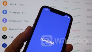 COIN美股業績｜Coinbase上季扭虧轉賺11.8億美元 收入16.4億美元勝預期 盤後跌逾2%