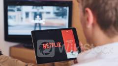 NFLX｜Netflix推廣告訂閱計劃見效 月活躍用戶一年間翻7倍 下一步有何計劃？