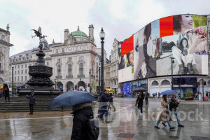 英GDP、4月はゼロ成長 選挙控えた政権に逆風