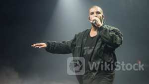 Drake Stares Down Potential $1M Bitcoin Loss Amid NHL, NBA Bet Disappointments