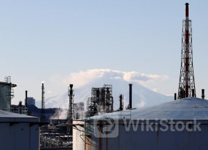 機械受注4月は前月比2.9％減、判断「持ち直しの動き」で維持