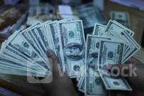 Giá USD sáng đầu tuần tăng nhẹ