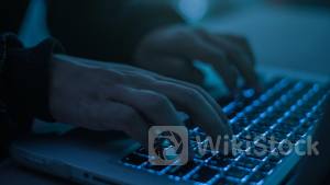 Lo ngại toàn cầu gia tăng về việc sử dụng AI trong sản xuất tin tức và thông tin sai lệch