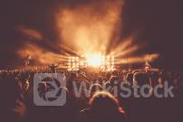 游戏驿站(GME.US)跌超12% CEO称计划削减成本并缩减实体店网络