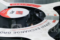 午前の日経平均は続伸、ハイテク株堅調 一巡後は小動き