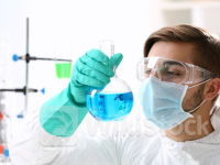 康乃德生物(CNTB.US)被困在商业化前夕:创始人离场，股价7天下跌逾30%