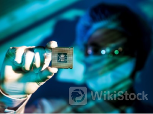 罕见一幕：华尔街预期追不上英伟达(NVDA.US)业绩! “地球最重要股票”涨势远未熄火？