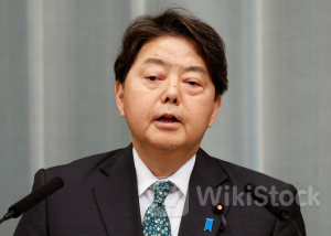 顧客情報の不適切授受、大変遺憾=三菱UFJ銀などへの改善命令で官房長官