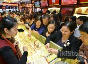 Giá vàng nhẫn đi ngang, tỷ giá tại các ngân hàng tăng 7 đồng