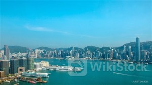 ＜H Shrs＞HSI Routs 368 pts at Midday Amid Selling Pressures on Consumer Stocks; XIAOMI & TINGYI Crash 7%+