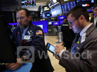 US stocks end flat as investors await inflation data