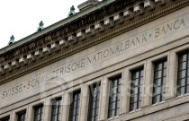 スイス中銀、第1四半期は外貨購入に転換 積極介入はまだとの見方