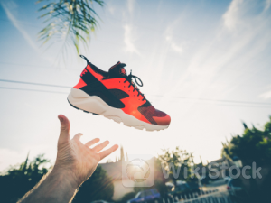 耐克(NKE.US)业绩指引令人失望，连遭分析师猛烈抨击