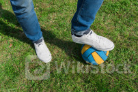 美股消费股遭遇至暗时刻！耐克(NKE.US)暴跌20%创史上最大单日跌幅