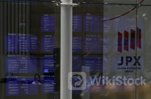 午前の日経平均は小幅続伸、高値警戒感から上げ幅を縮小