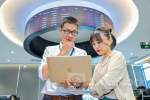 Yếu tố vĩ mô tốt “đẩy thuyền” cho chứng khoán nửa cuối năm