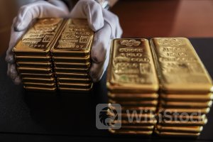 Vàng thế giới giảm nhẹ khi lợi suất trái phiếu tăng