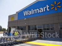 沃尔玛(WMT.US)探讨出售医疗保健中心业务可能性