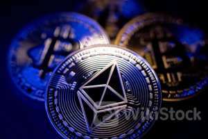 Bitcoin, Ethereum Slip, Dogecoin Rises As Thin Liquidity Bogs Crypto Market Down: Analyst Predicts King C