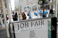 米新規失業保険申請、4000件増の23.8万件 労働市場の緩和示唆