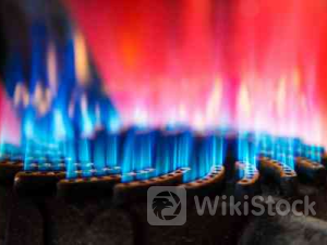 石油巨头争相布局天然气 传沙特阿美和Adnoc考虑竞购天然气生产商Santos(SSLZY.US)