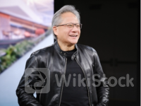 卖不赢！黄仁勋“逢高套现”1.69亿美元英伟达(NVDA.US)股票