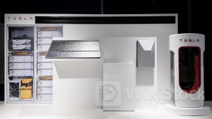 ＜Research＞JPM Maintains Tesla (TSLA.US) at Underweight, TP US$115