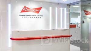 ＜Research＞China Renaissance Cuts BUD APAC TP to $15.2; 2Q Dented by CN Mkt