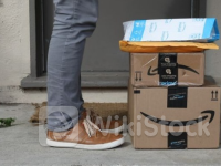 亚马逊(AMZN.US)急刹车!Astro商业机器人项目夭折，全力押注家用机器人市场