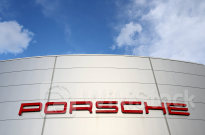 独ファルタがポルシェと出資交渉、大型リチウムイオン電池事業