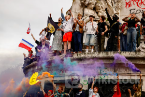 Sinh mệnh chính trị của Tổng thống Pháp Macron bị đe doạ